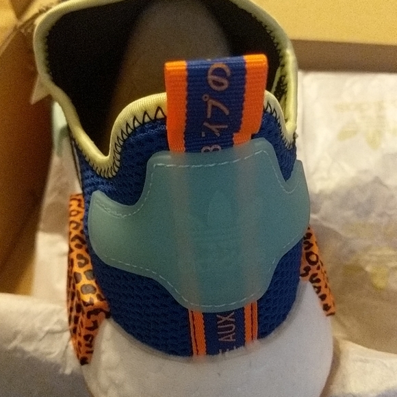 Adidas NMD R1 - Picture 3 of 5